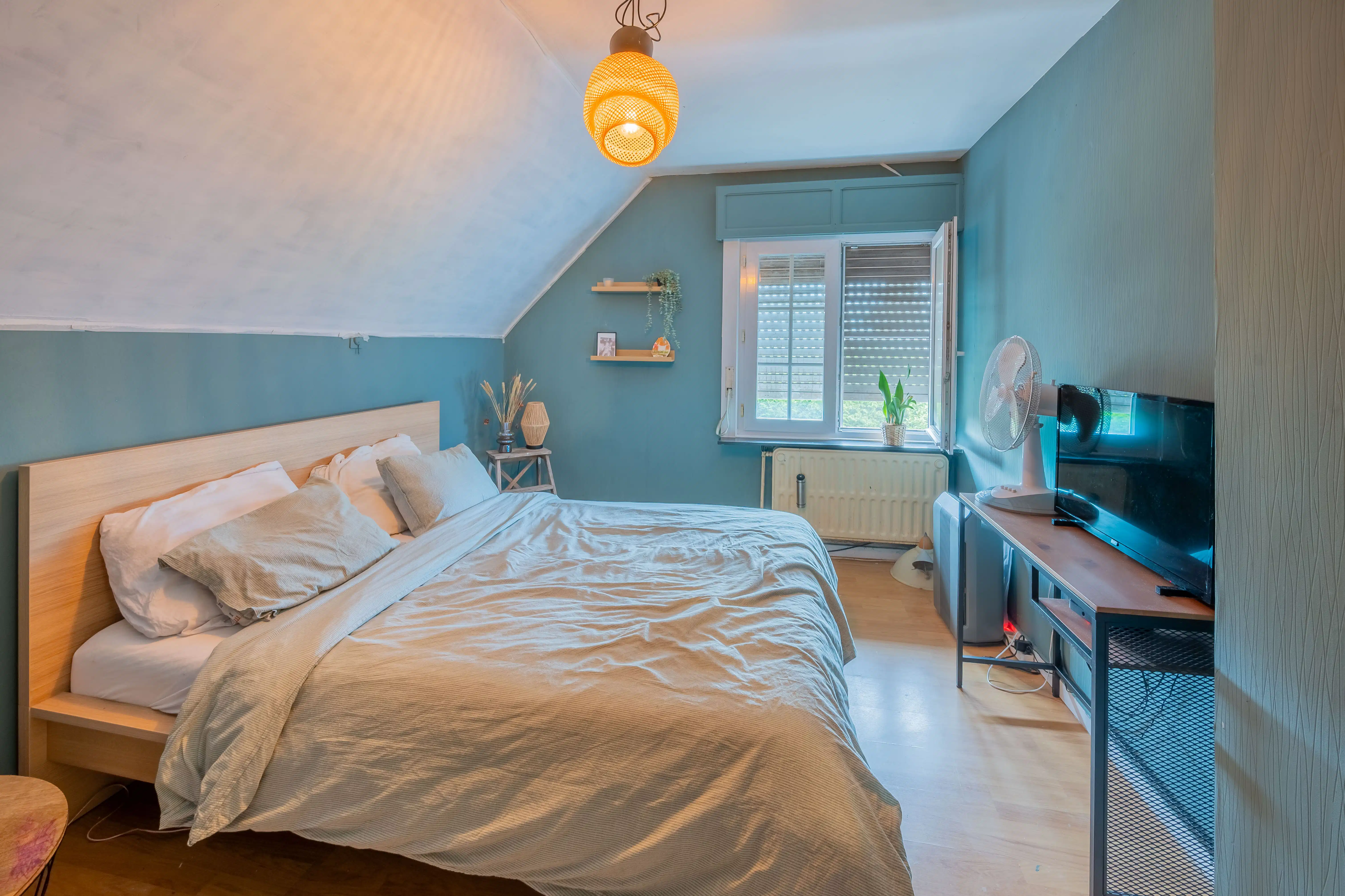 Rustig wonen in een charmante woning met ca. 31 are grond foto 14