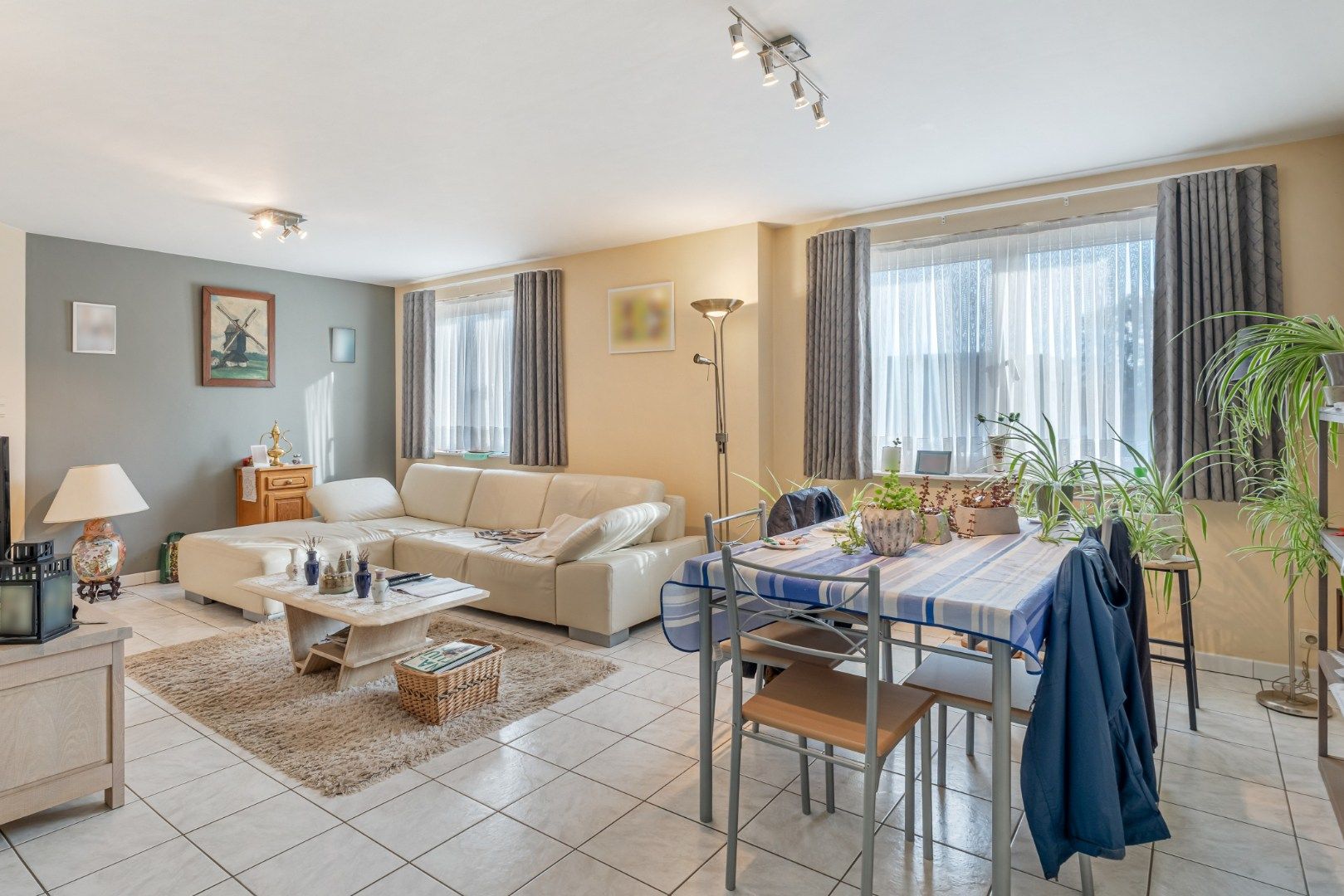 Uitstekend gelegen, instapklaar en lichtrijk appartement te Lummen  foto 2