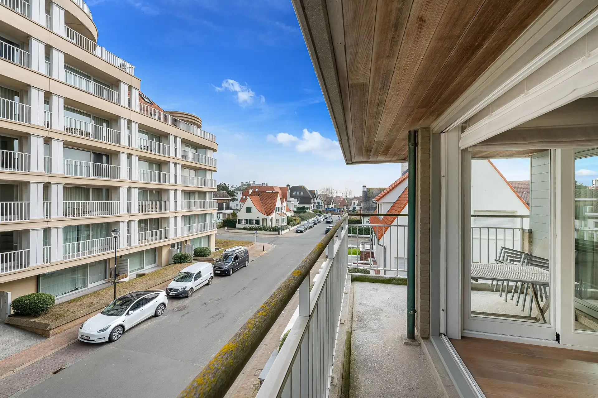 Ruim appartement met 3 slaapkamers in zijstraat van de zeedijk aan het Albertstrand foto 3