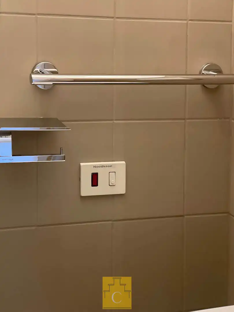 Volledig vernieuwde serviceflat met zonnig terras in een groene oase nabij het centrum van Brugge foto 11