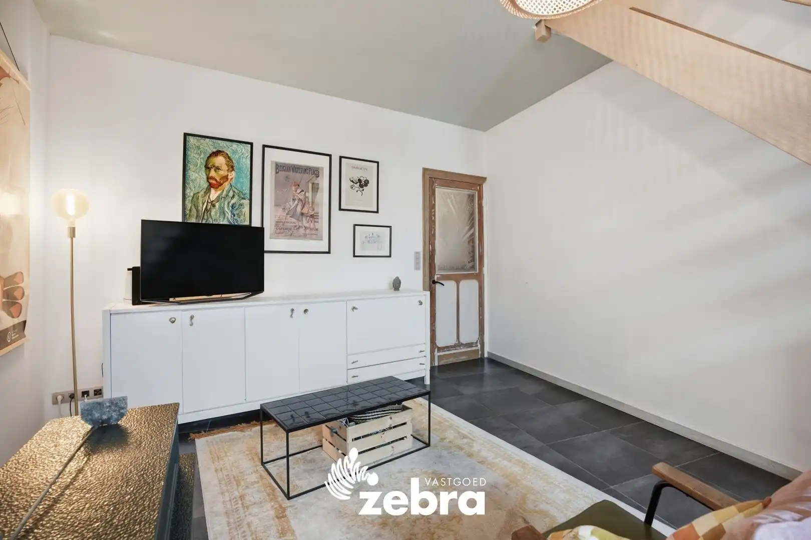 Instapklare, ruime gezinswoning met 4 slaapkamers, tuin en hoogwaardige afwerking in het hart van Alveringem! foto 5