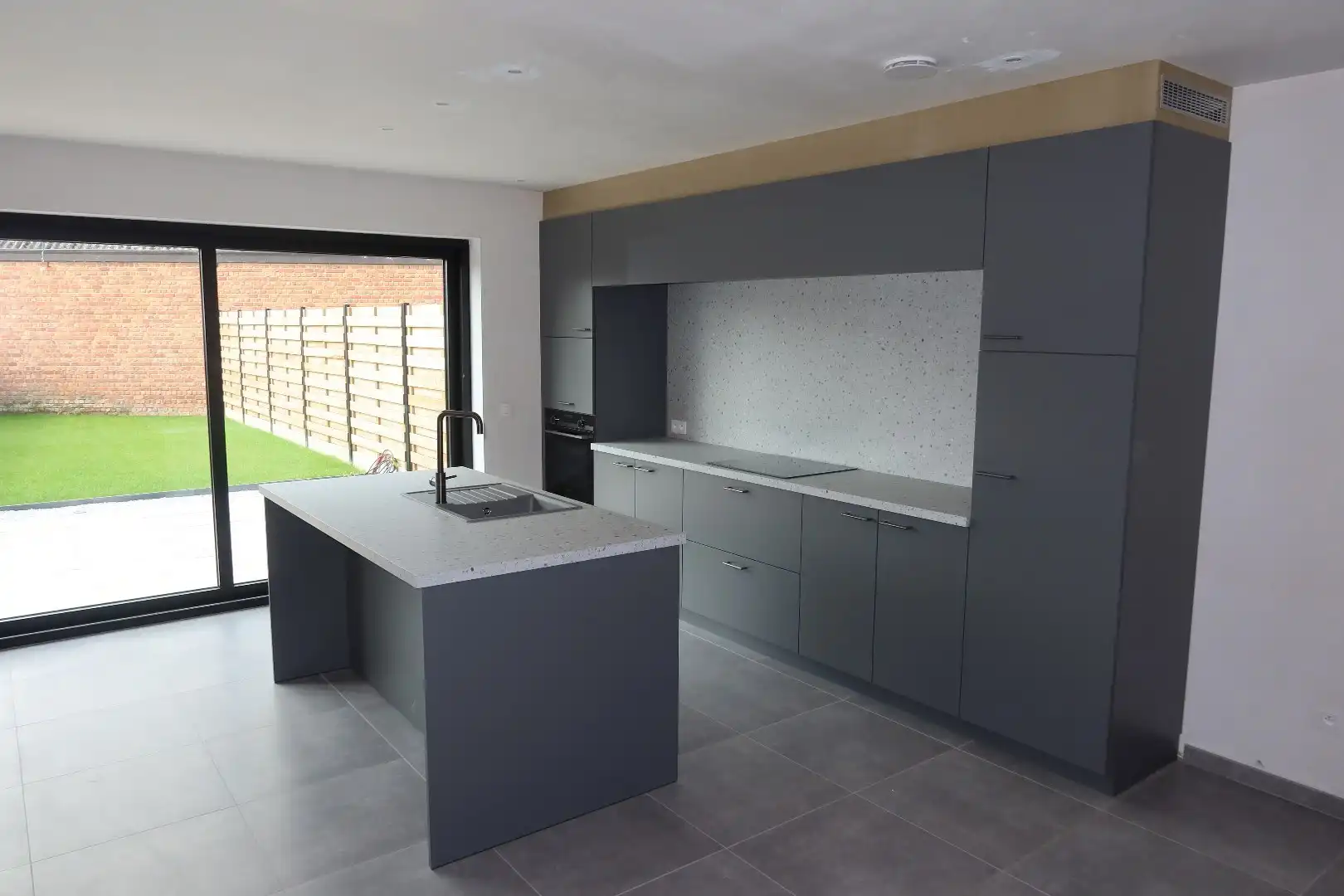 Recente woning met 3 slk, garage, terras tuin en zonnepanelen  foto 5