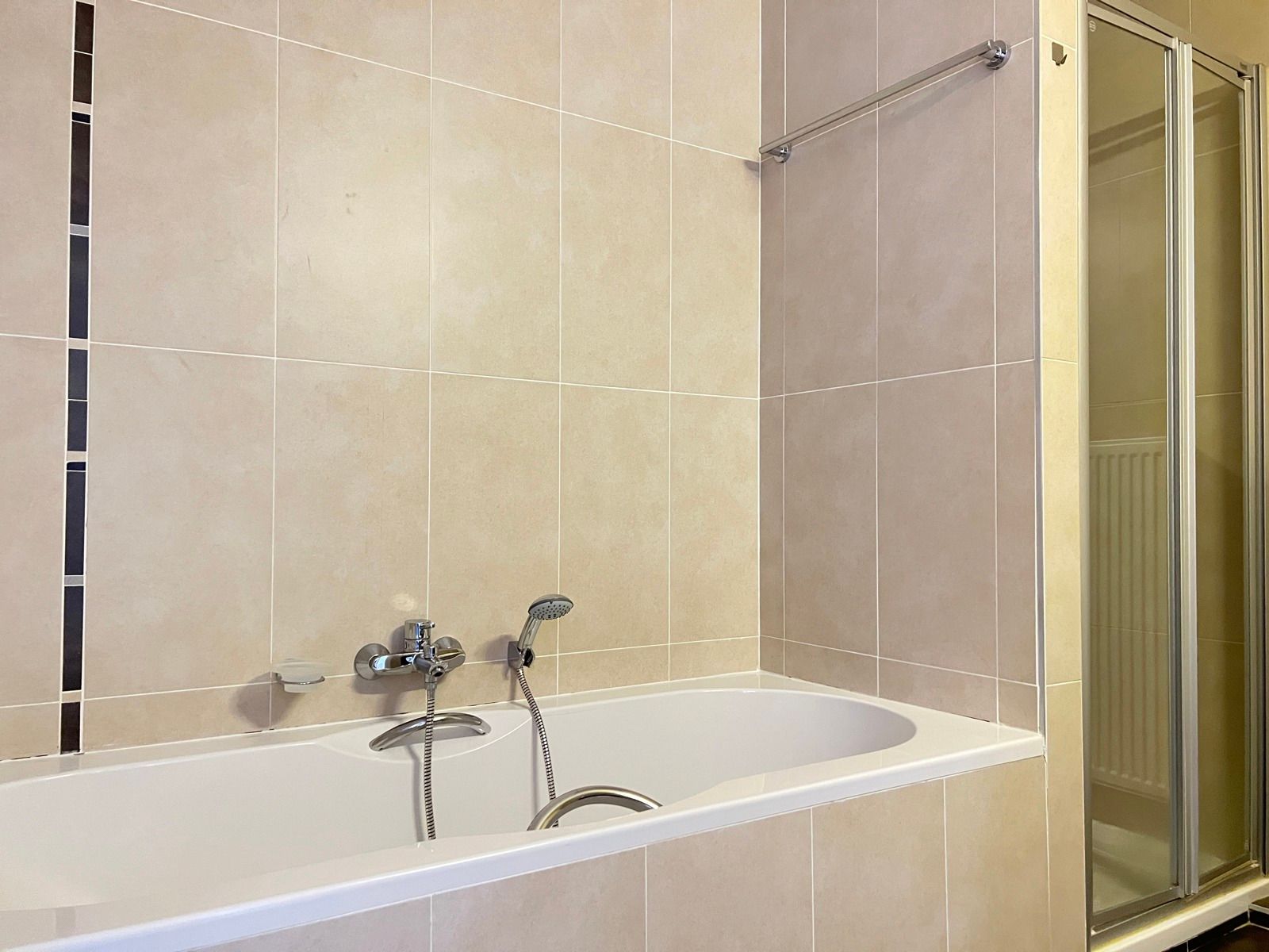 INSTAPKLAAR TWEESLAAPKAMER-APPARTEMENT TE HUUR CENTRUM ASSE foto 14