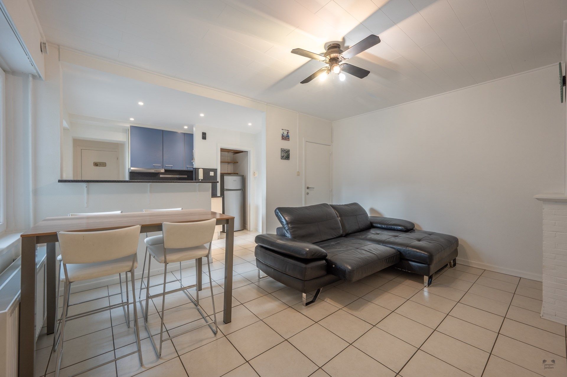 Ruim Instapklaar Appartement op de Zeedijk foto 3