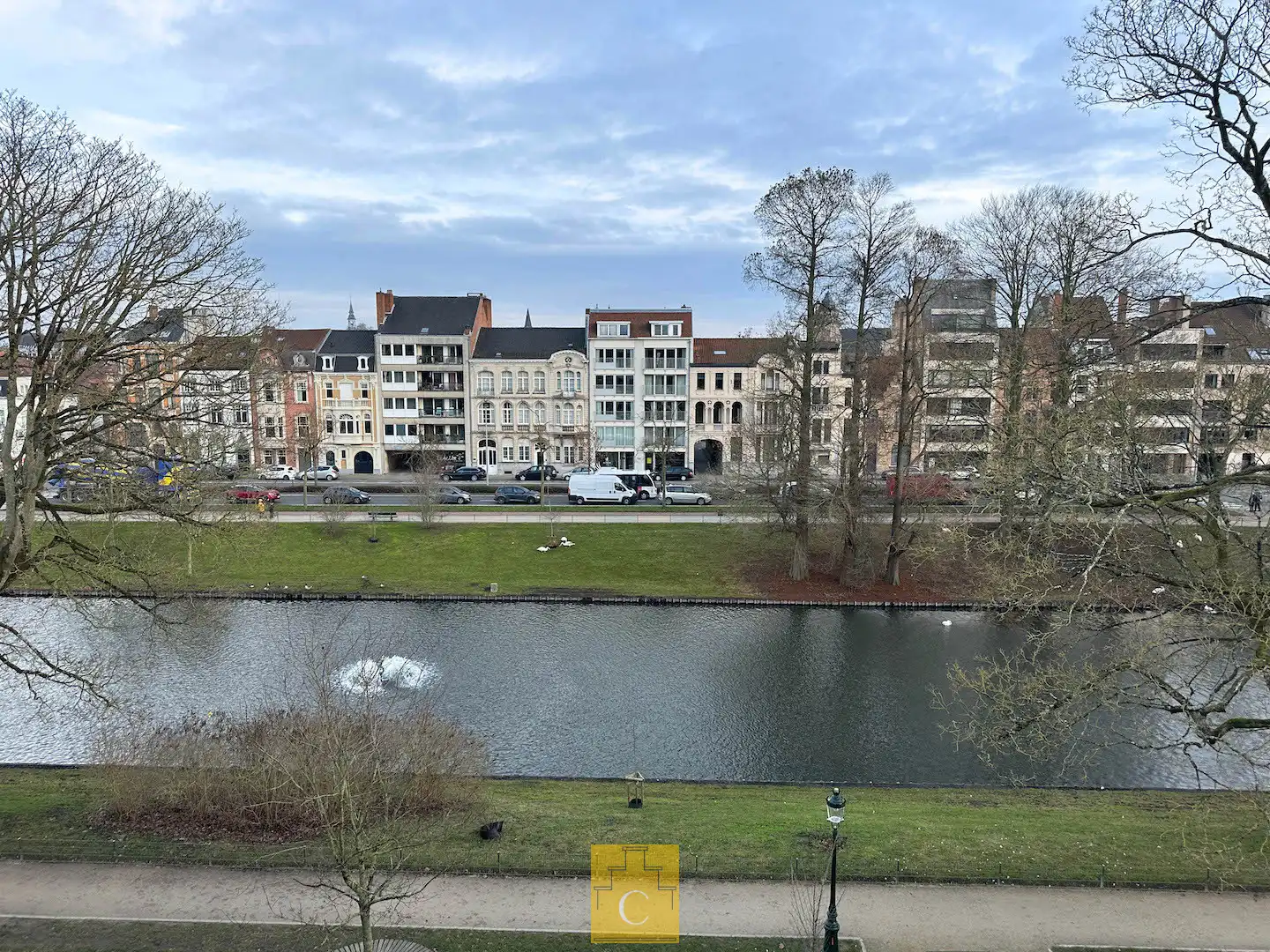 knappe penthouse met zicht op 't Stil Ende en het Graaf Visartpark foto 4