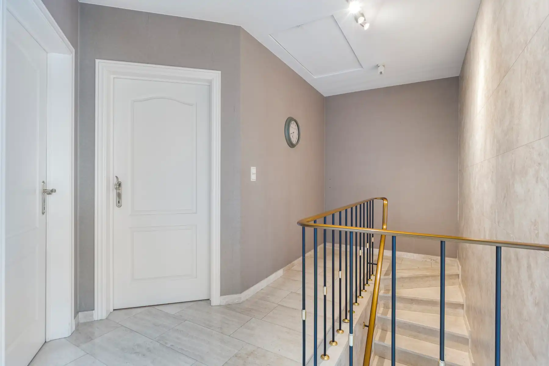 Ruim, centraal gelegen appartement met 3 slaapkamers foto 13