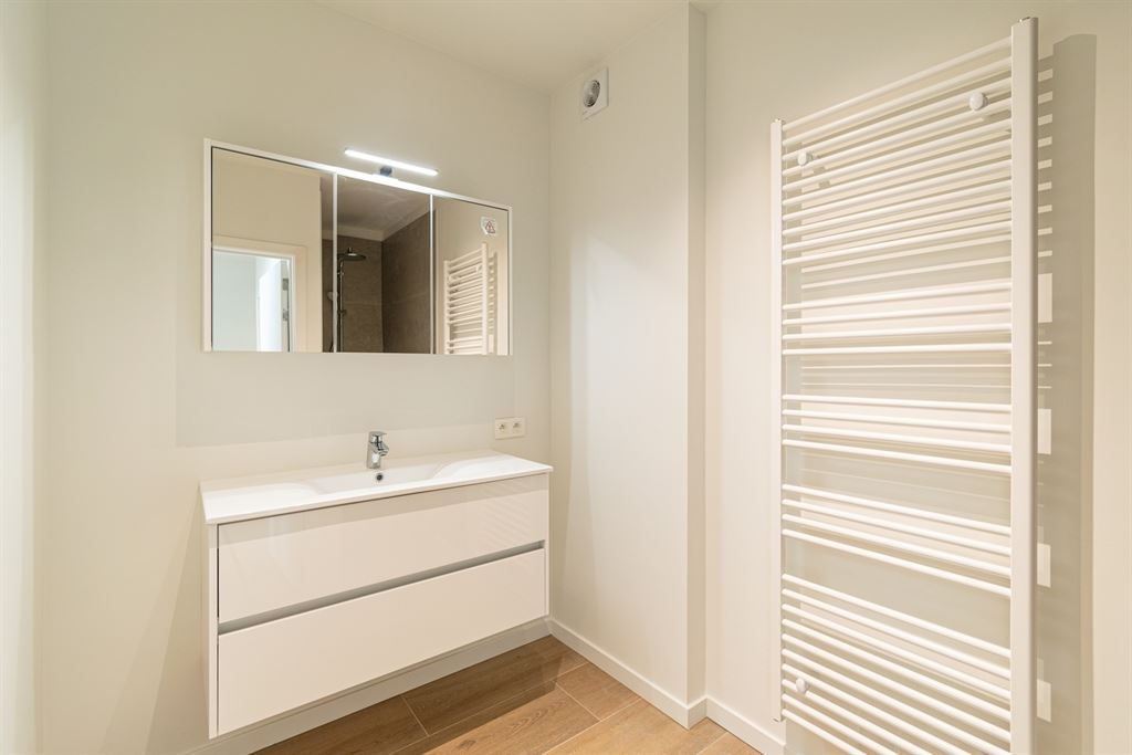 Gerenoveerd appartement op centrale locatie foto 11