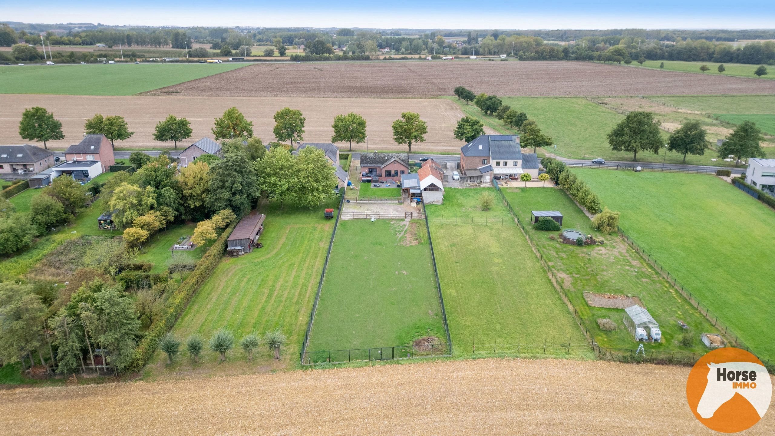 BILZEN-HOESELT - Gerenoveerde woning met paardenstal foto 25