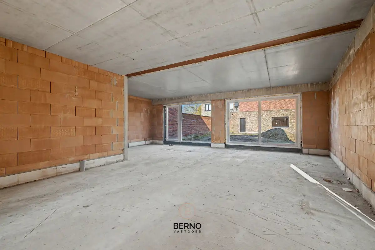 Ruime nieuwbouwwoning met mooie tuin en grote garage foto 4