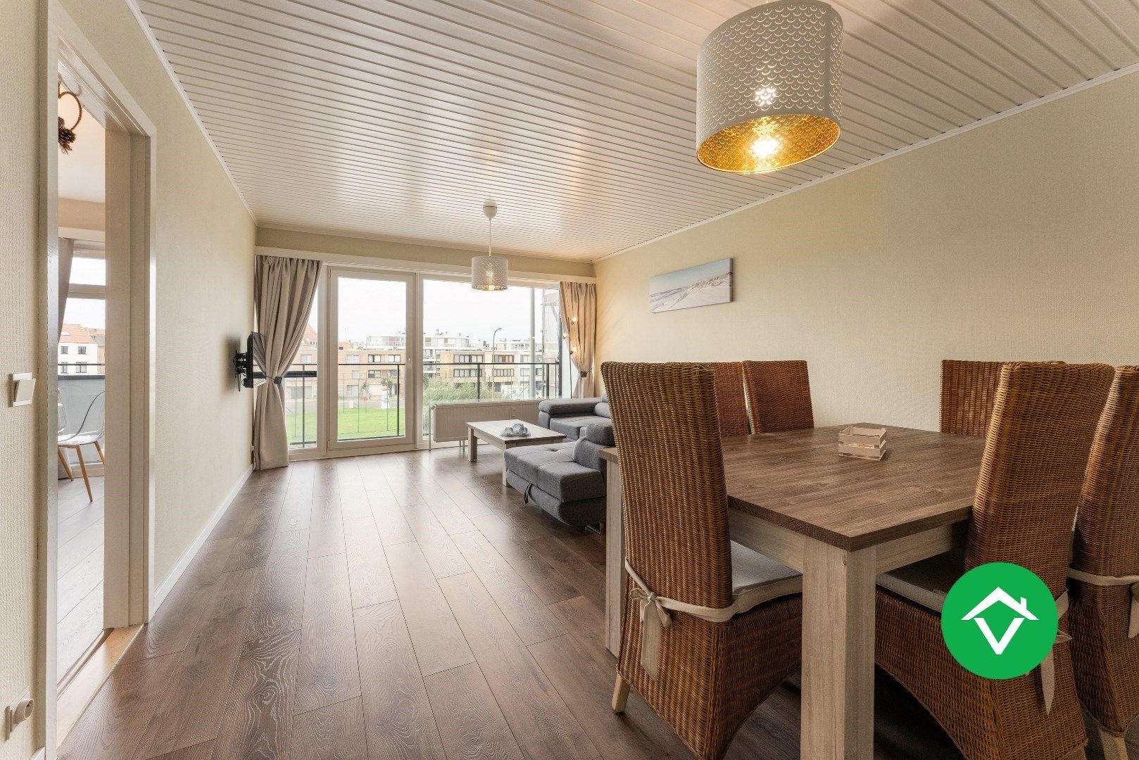 Instapklaar tweeslaapkamerappartement - jouw nieuwe thuis wacht in Bredene! foto 4