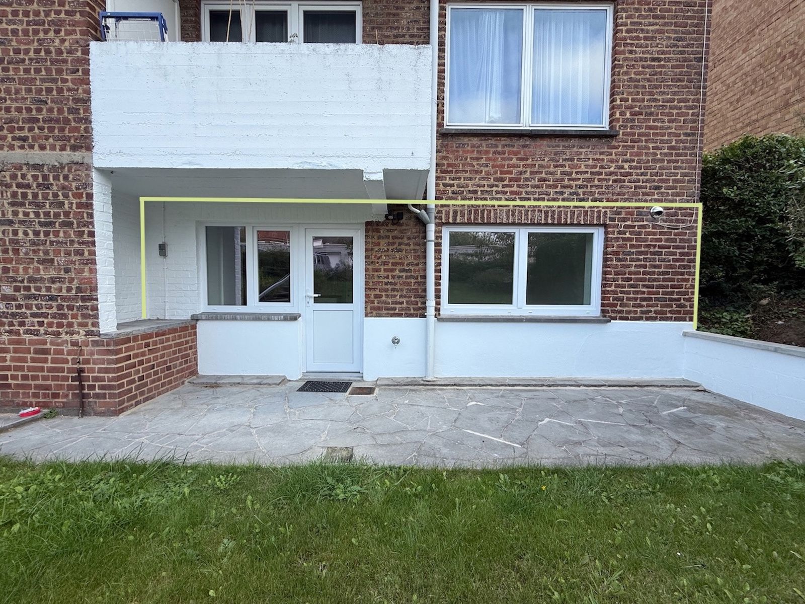 Gerenoveerde studio met parking foto 11