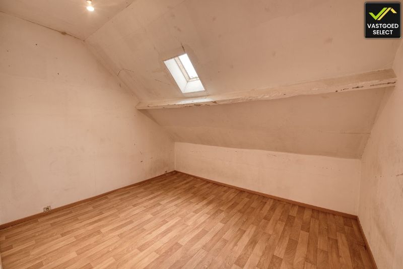 Charmante gesloten bebouwing met 4 slaapkamers in het hart van Eeklo. Ideaal starters of investeringspand! foto 10