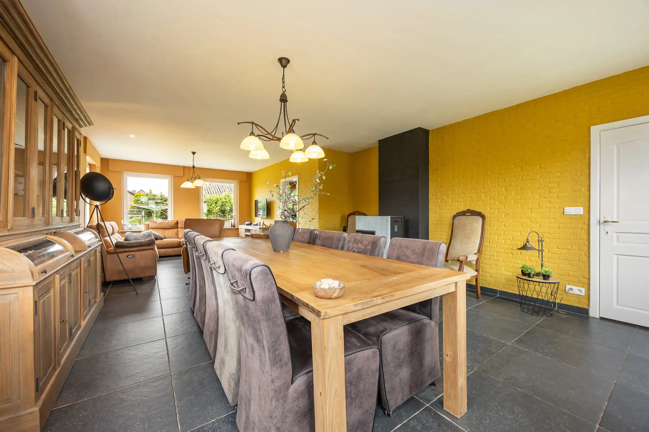 Instapklare woning met 4 slaapkamers op 865 m² foto 5