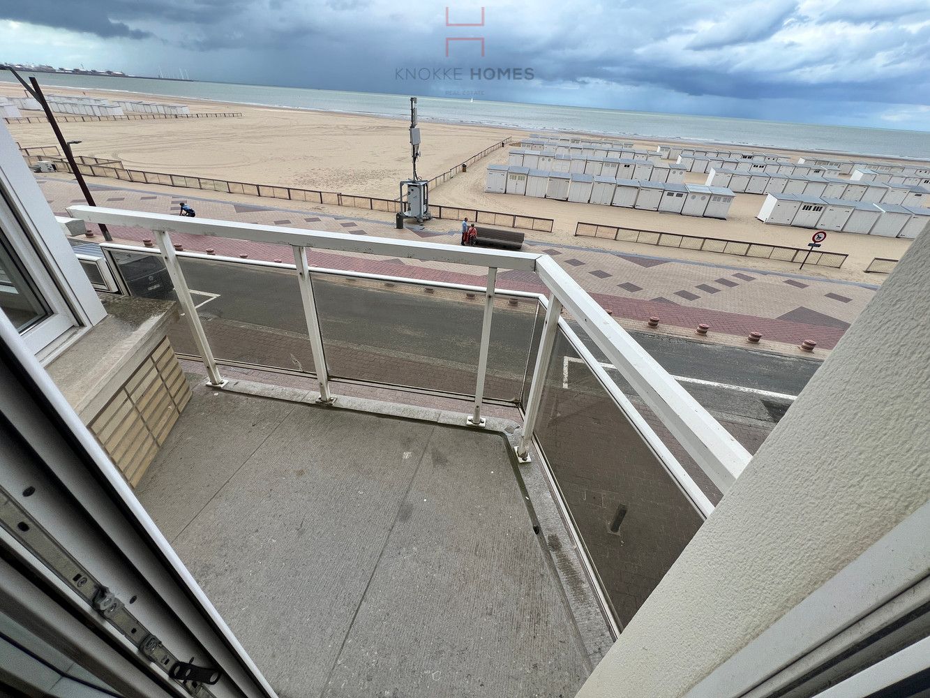 Bijzonder ruim instapklaar appartement op de zeedijk aan het Albertstrand foto 6