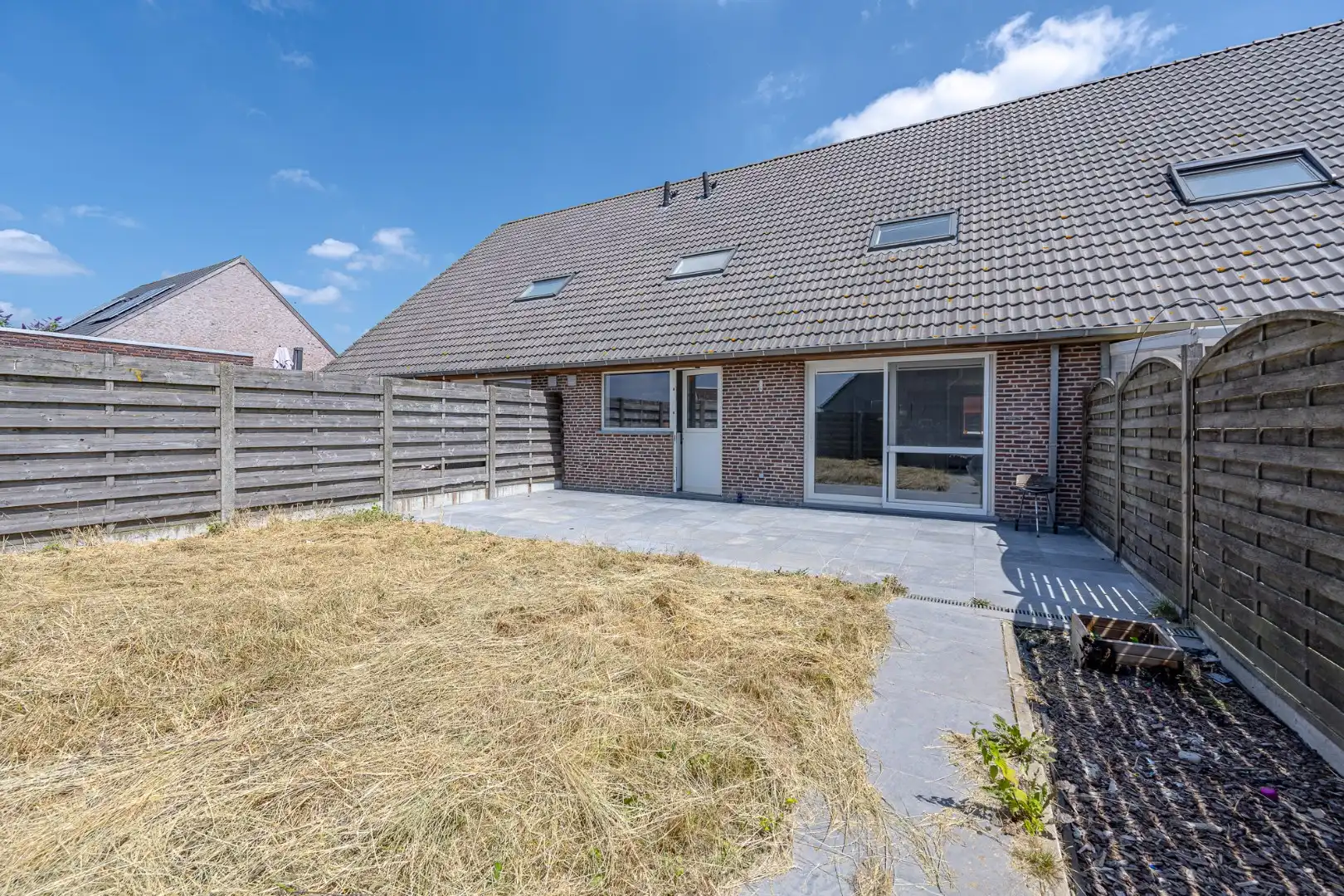 Instapklare woning met 3 slaapkamers, garage en zonnige tuin in Dadizele foto 6