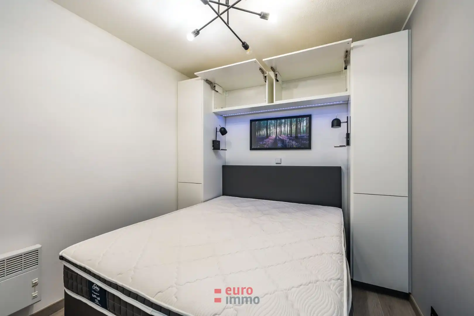 Prachtig gerenoveerde studio met slaaphoek op een héél rustige ligging! foto 6