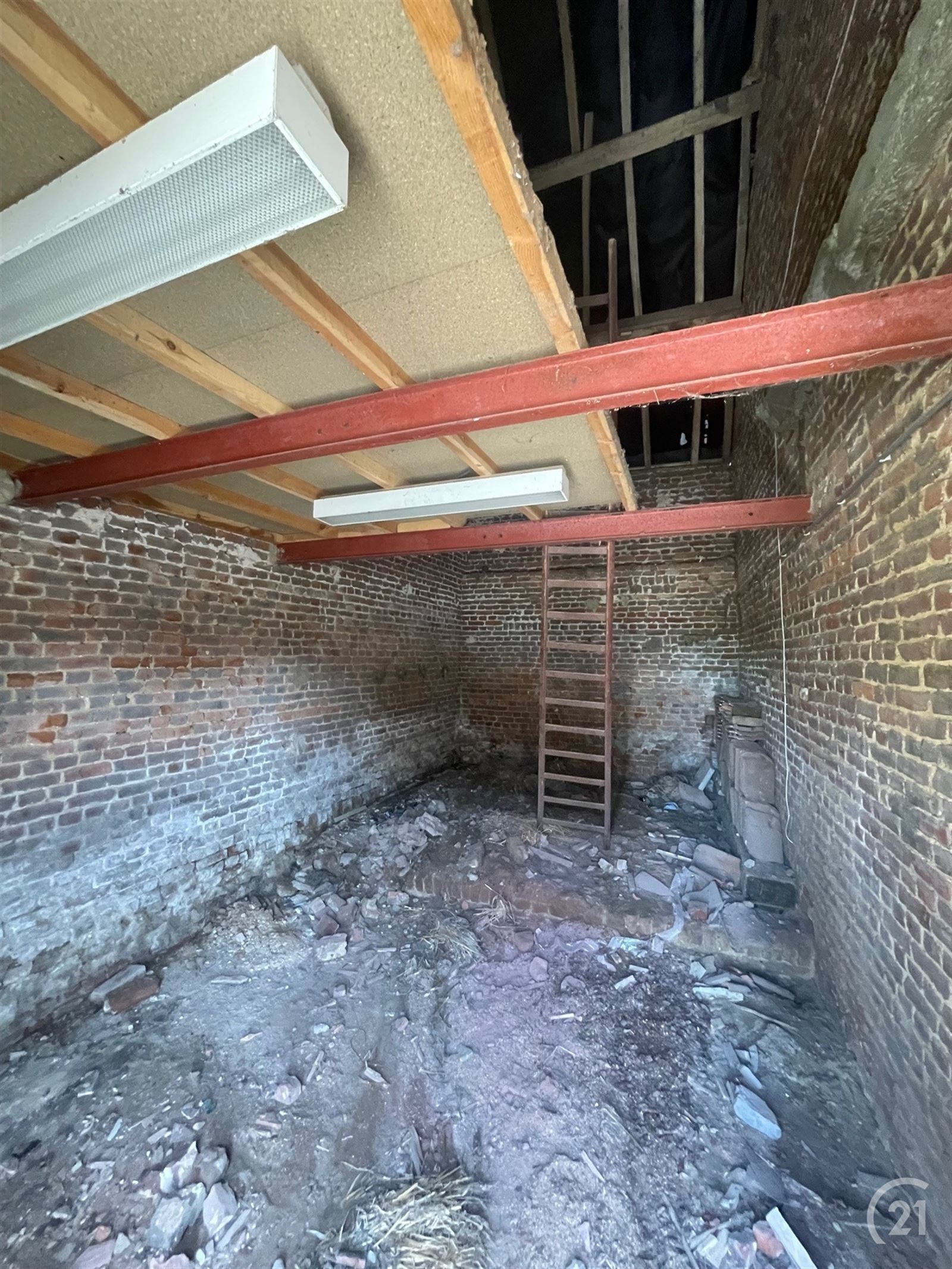 Op te frissen gezinswoning met tuin, garage en schuur op 15 are86 foto 15