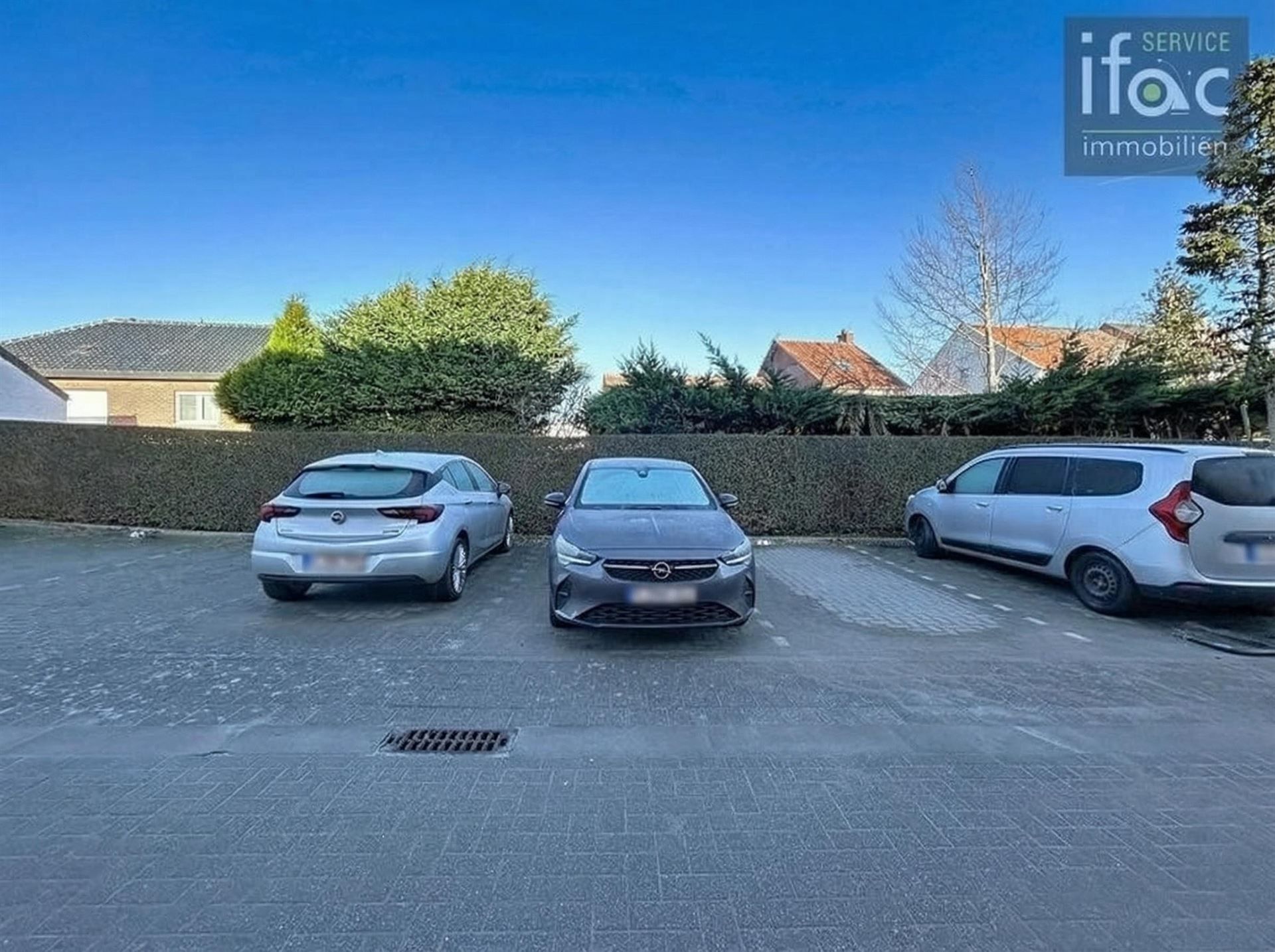 Moderne duplex met terras en parkeerplaats foto 13