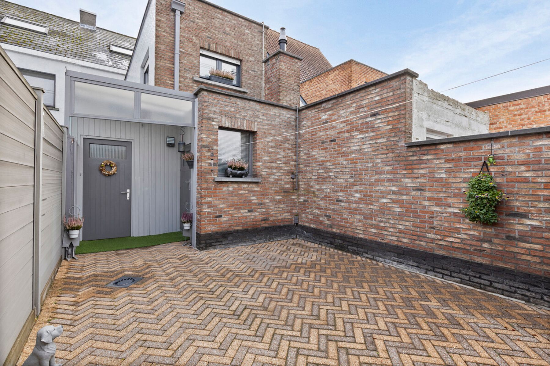 Instapklare centrumwoning met garage en autostaanplaats.  foto 24