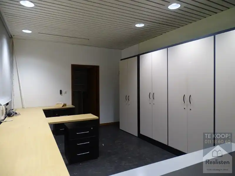 Voormalig bankkantoor foto 11