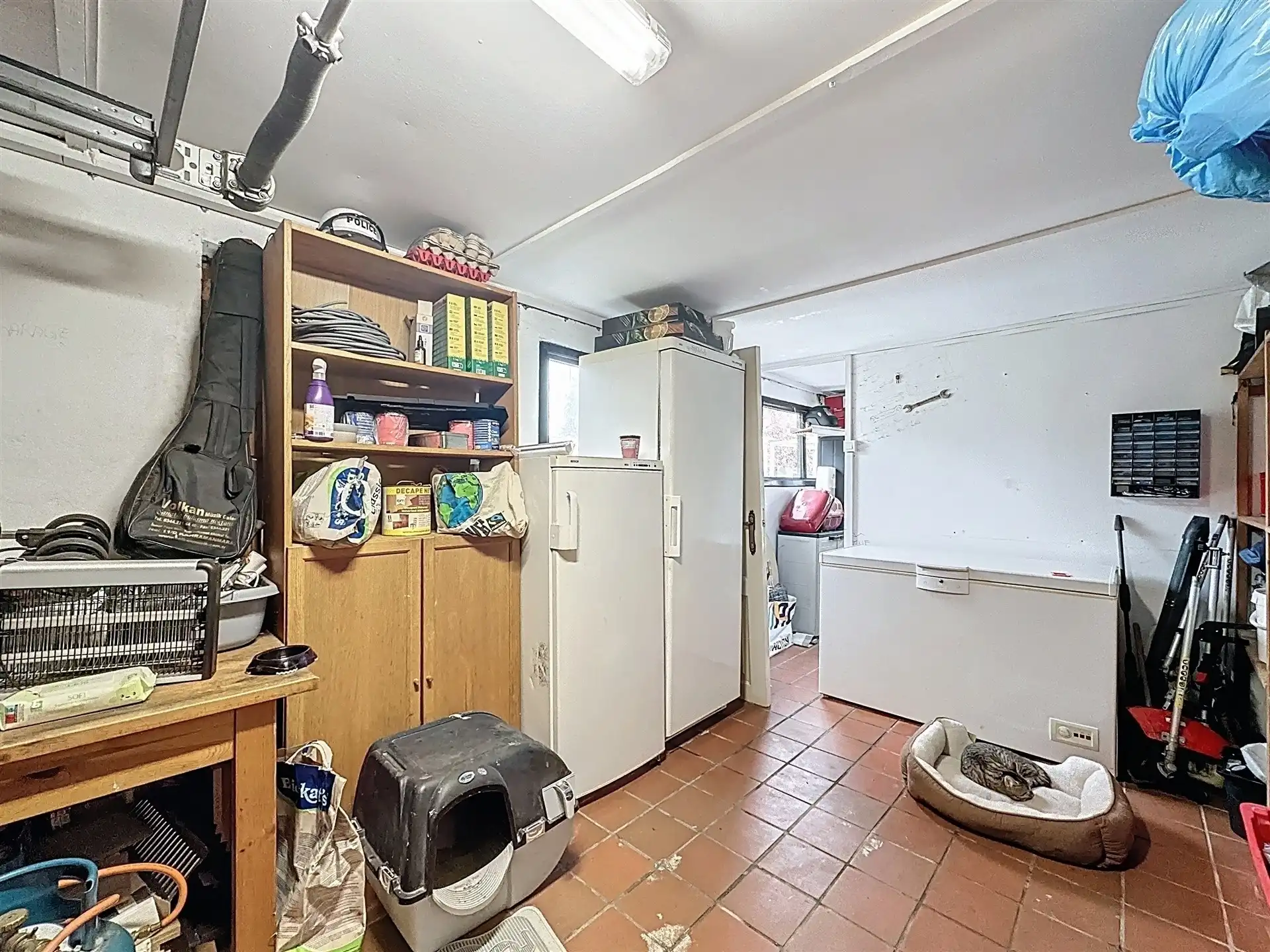 Ruime gezinswoning met 4 slaapkamers en 3 badkamers op perceel van 646m²! foto 16