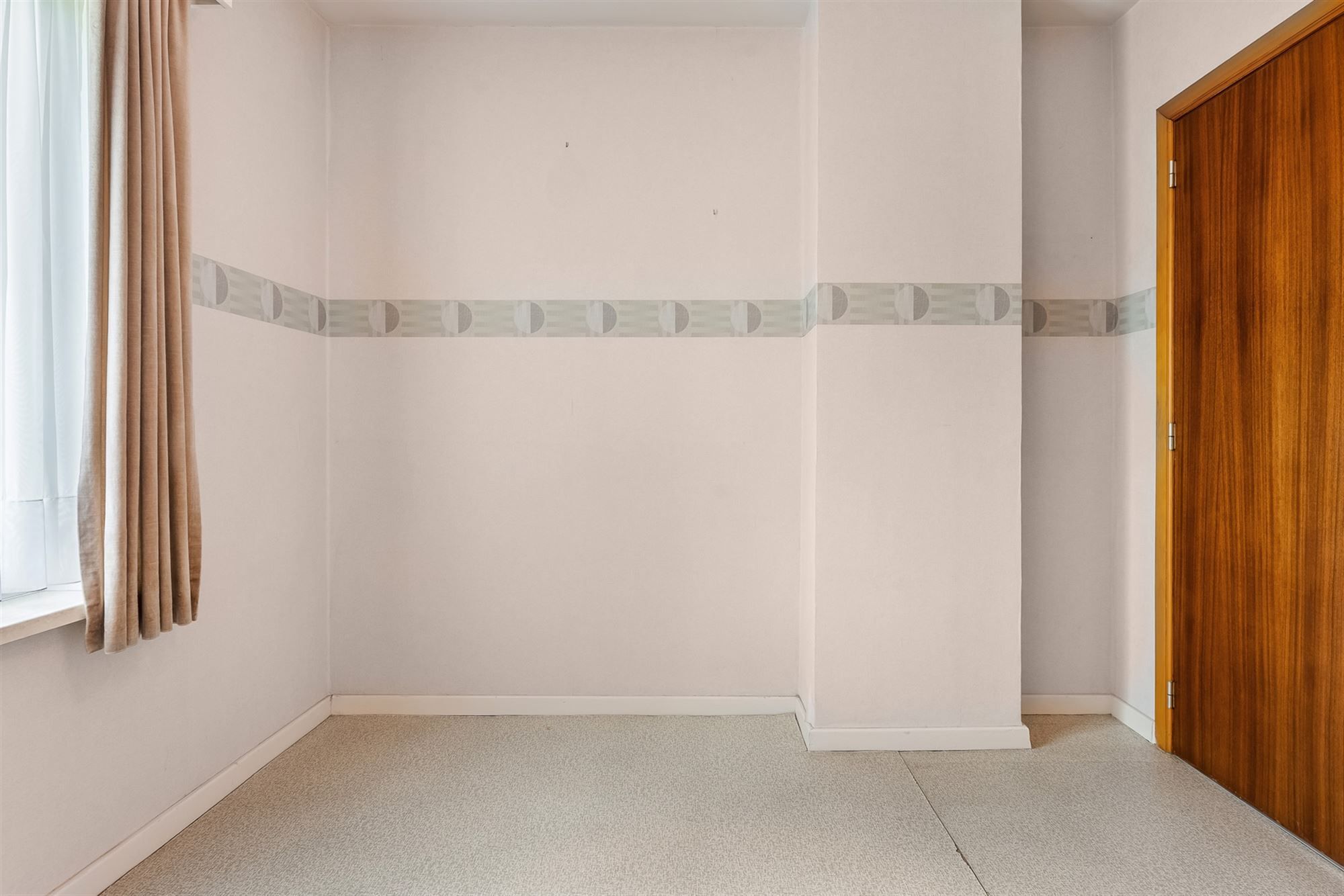 DEELS GERENOVEERDE, PERFECT ONDERHOUDEN WONING OP LEUKE LIGGING foto 19