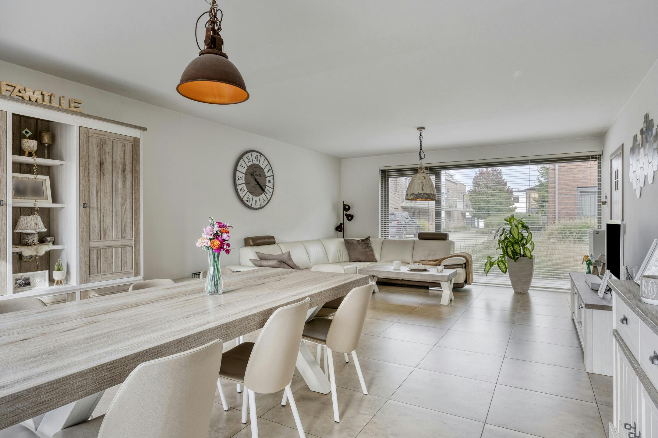 Lichtrijke gezinswoning met 4 slaapkamers te koop in Lauwe! foto 2