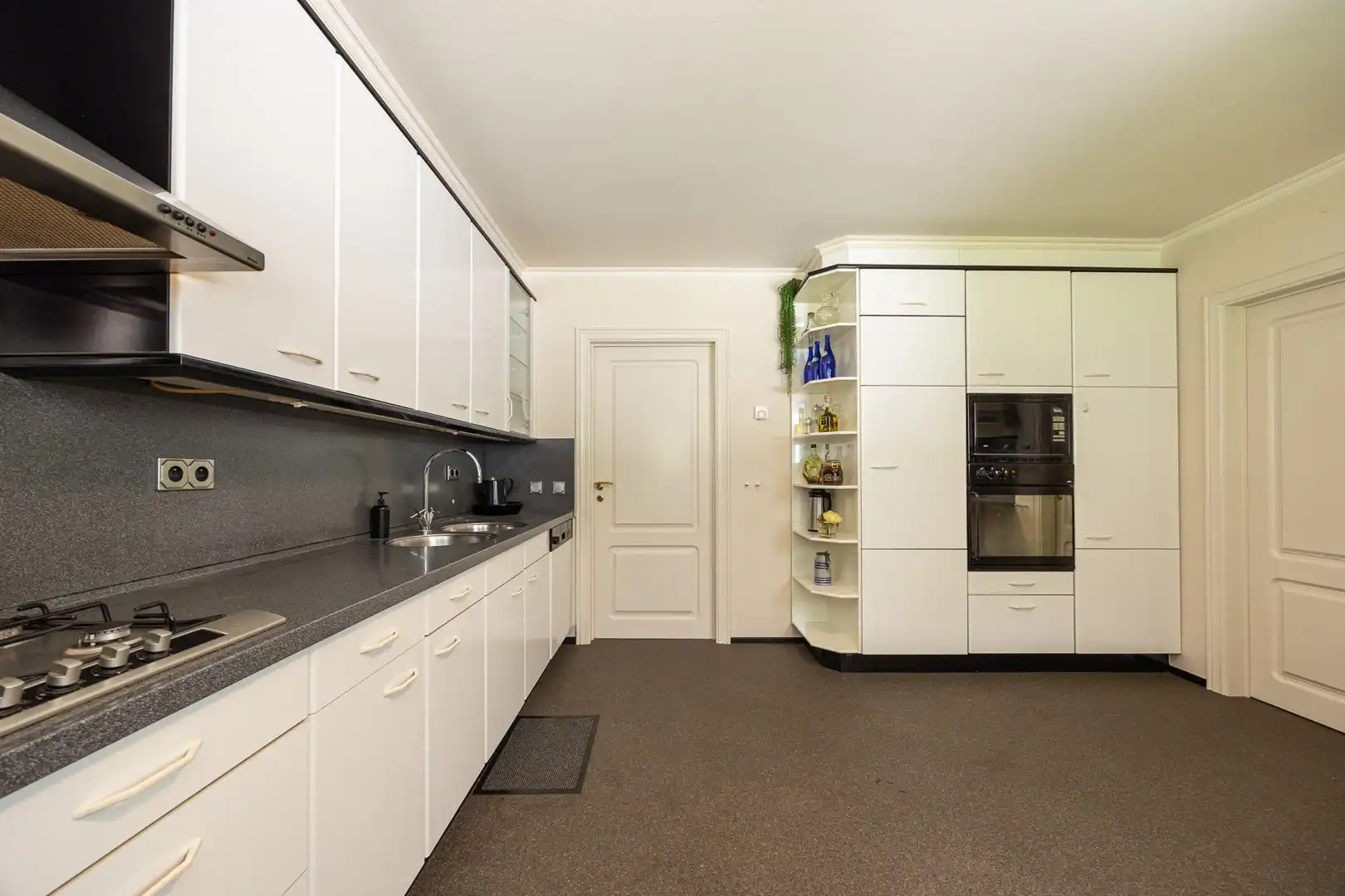 VILLA OP 3.660 M² foto 13