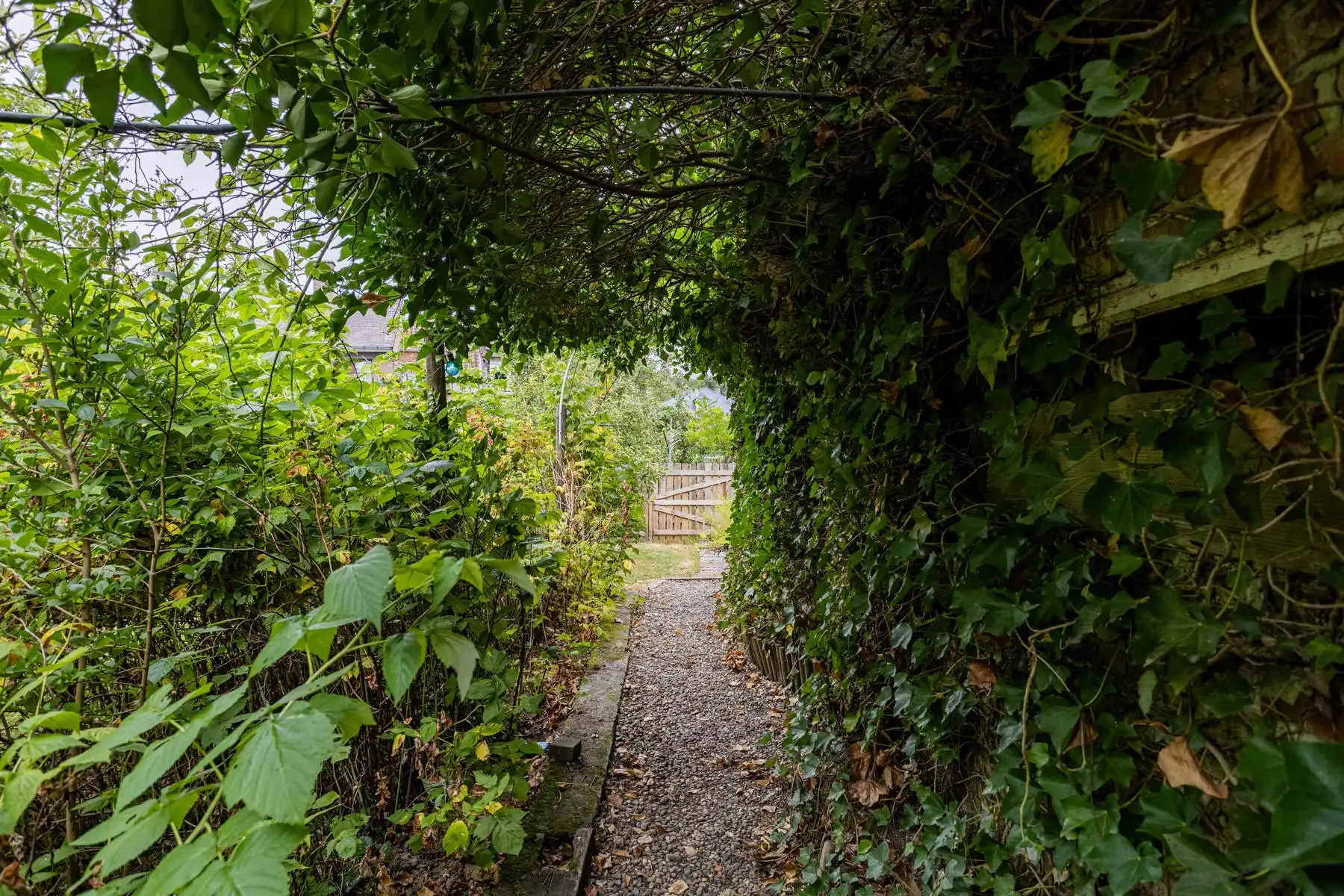 Leuke half-open bebouwing met grote tuin! foto 20