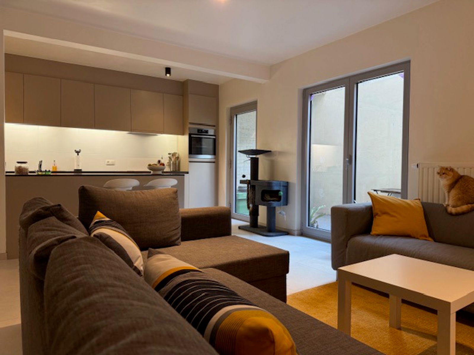 Te huur: ruim gelijkvloers appartement nabij stadscentrum van Aalst foto 4