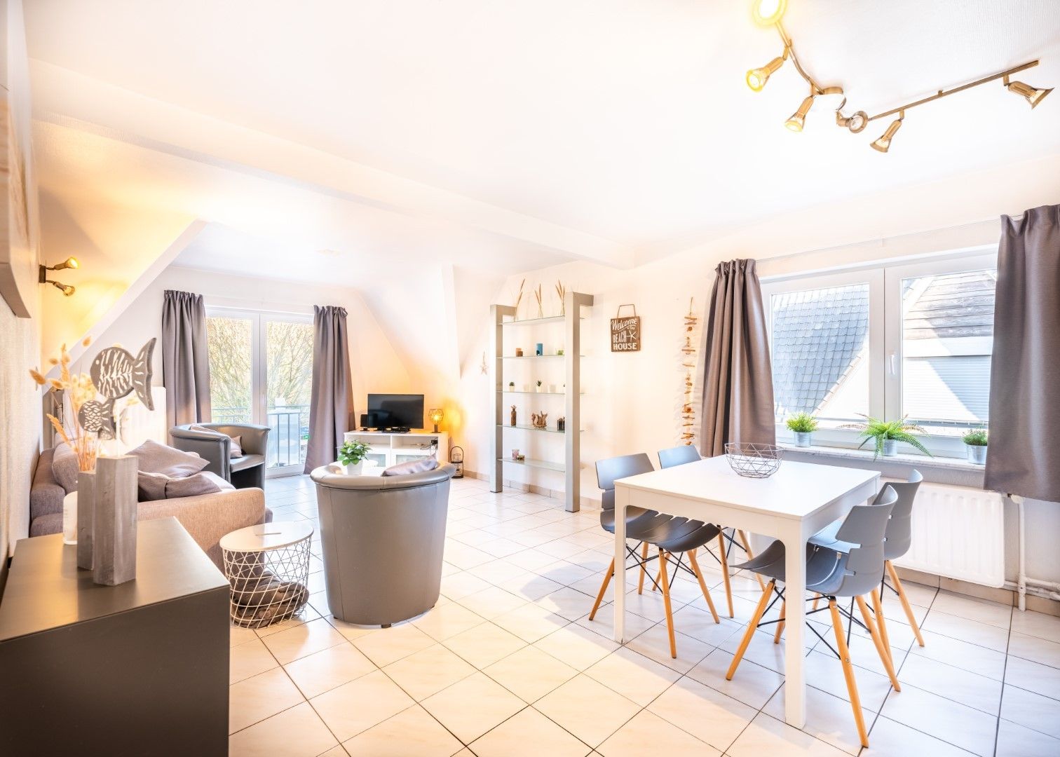 Vidoshi - 01.01 foto {{pictureIndex}}