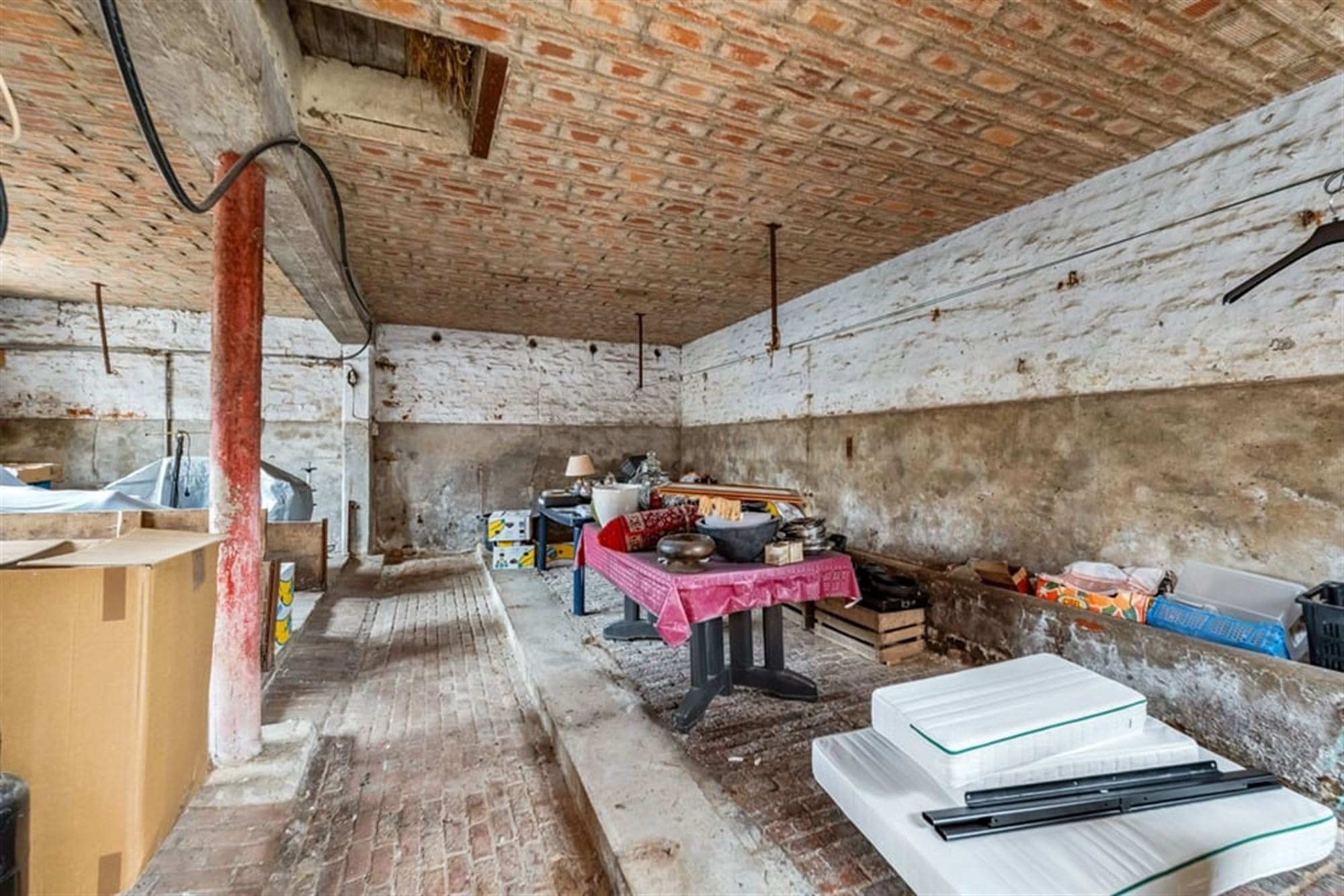 CHARMANTE HOEVE OP EEN PERCEEL VAN 14A IN HEERS  foto 36
