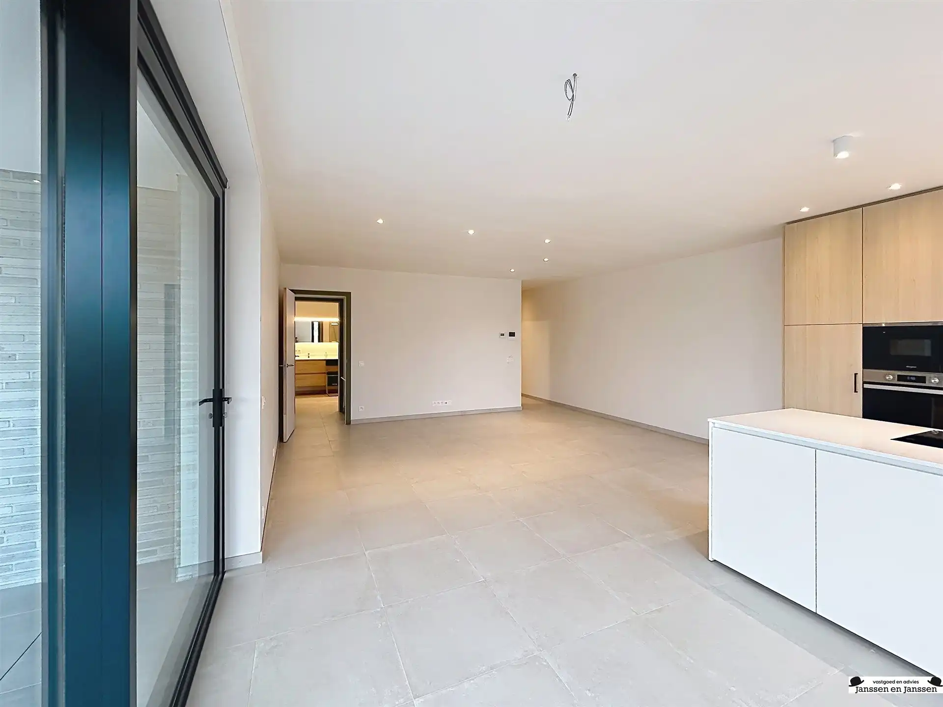 Modern twee slaapkamer appartement in centrum Gooreind foto 5