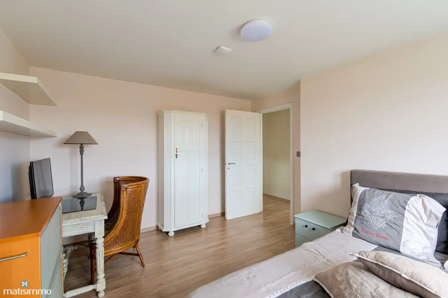 INSTAPKLARE EN ENERGIEZUINIGE WONING MET INPANDIGE GARAGE, TUINKAMER, KELDER EN RUIME TUIN TE ELST foto 23