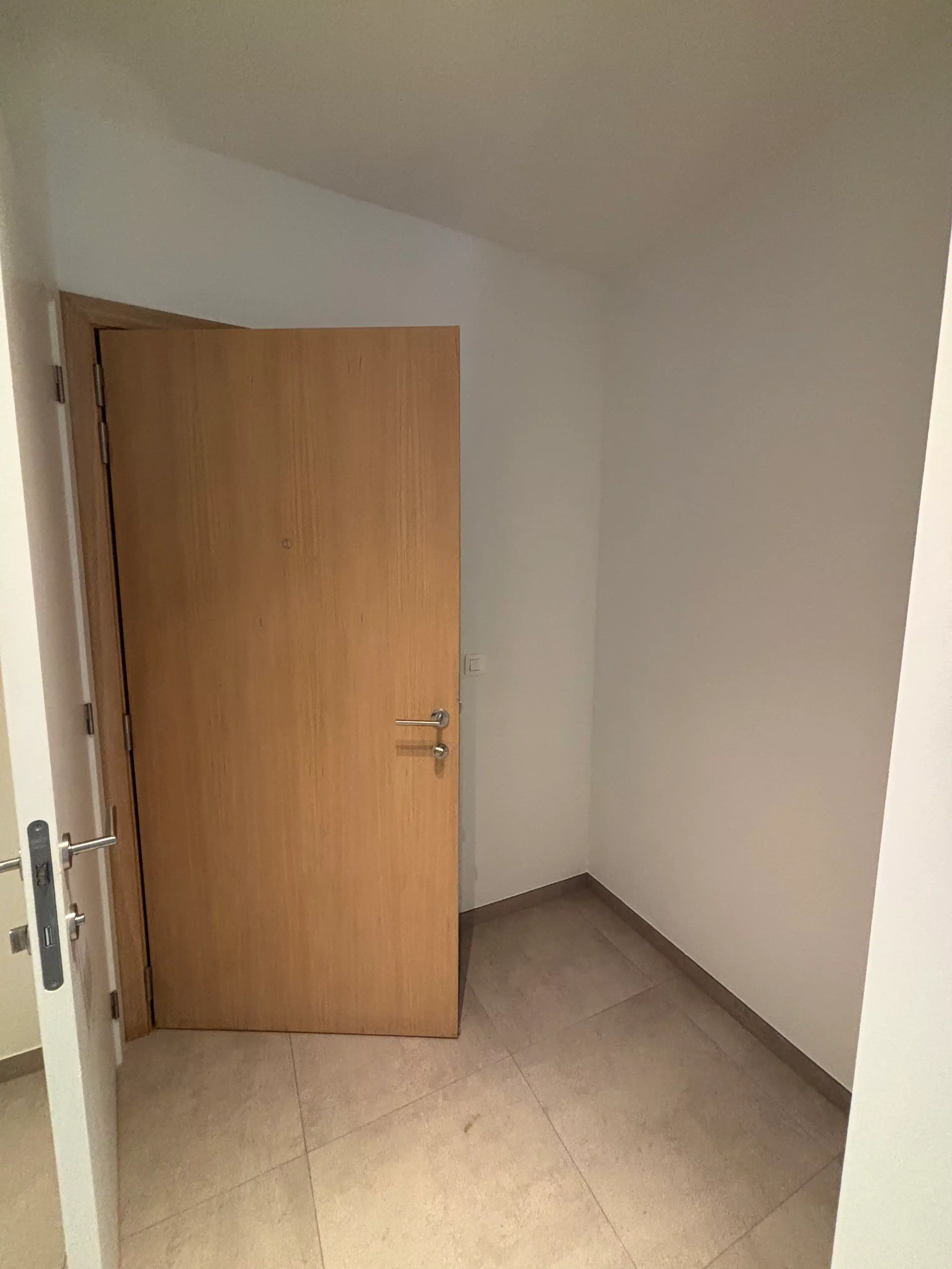 LUXUEUS NIEUWBOUWAPPARTEMENT MET SLAAPKAMER, BUREAU EN RUIM TERRAS foto 23