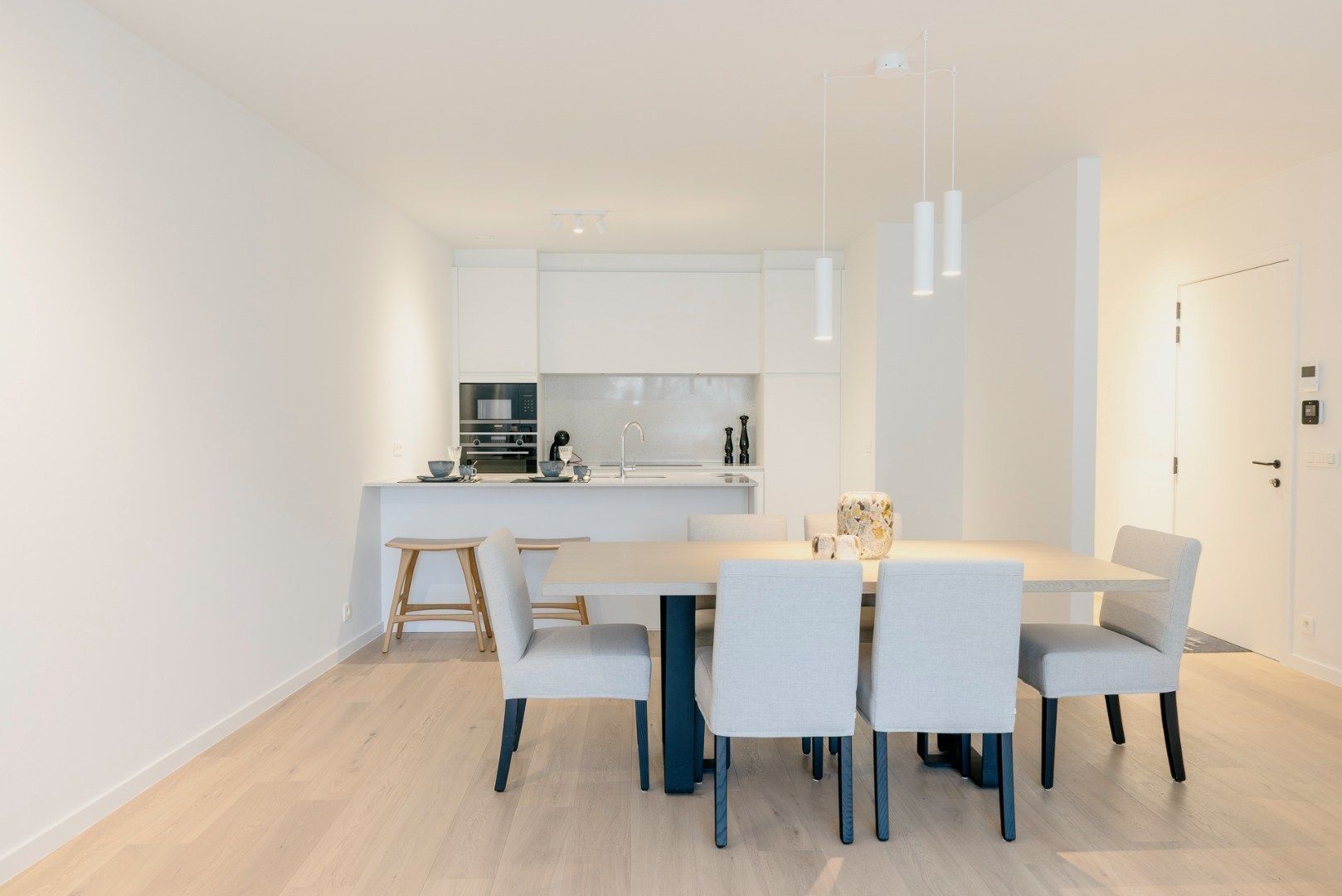 Instapklaar appartement in het mooie centrum van Tiegem foto 2