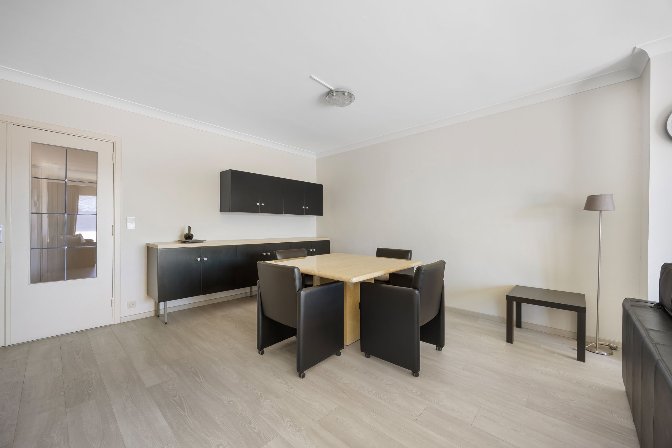 Goed gelegen appartement met 2 slaapkamers en 2 terrassen. foto 7