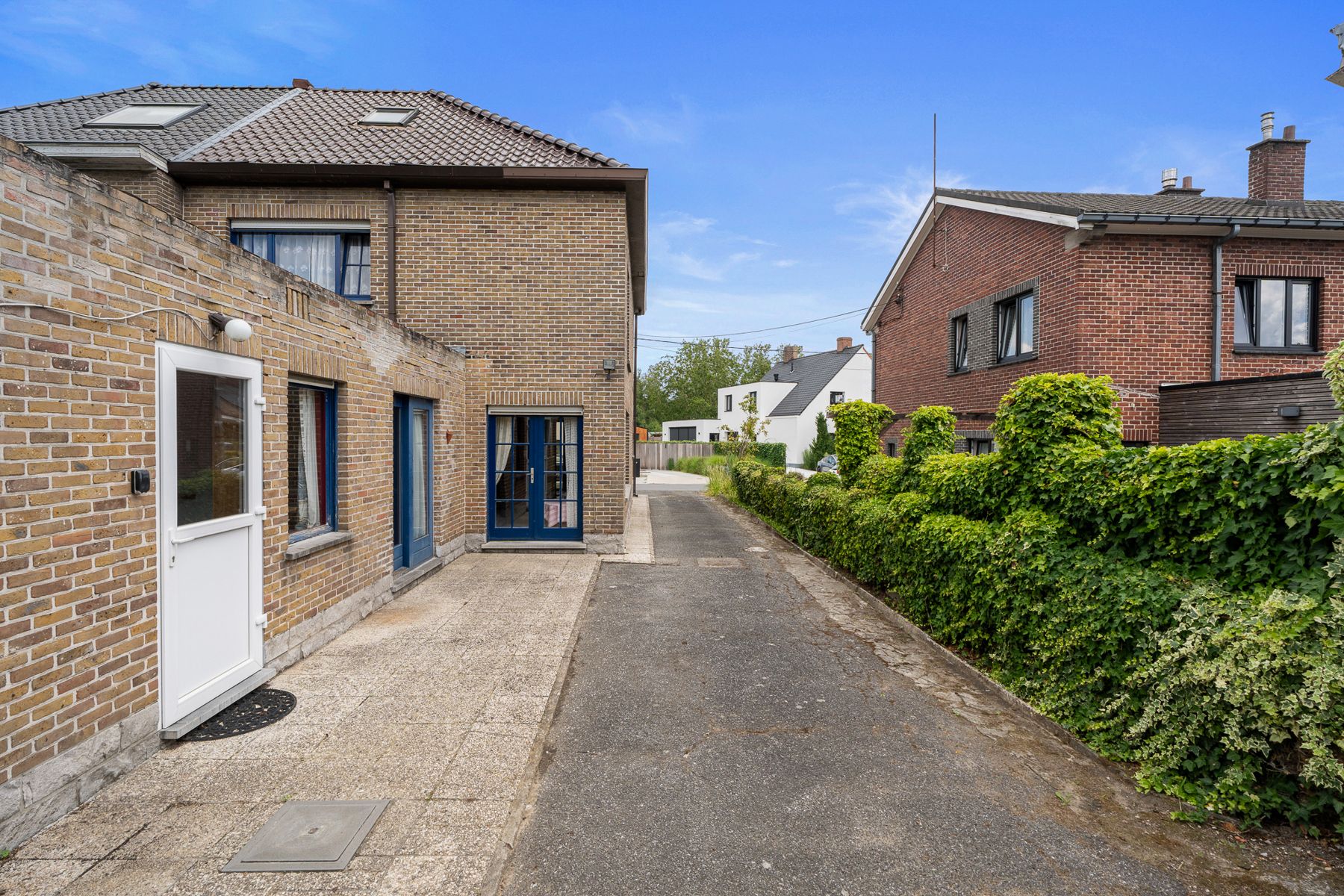 Te renoveren, halfopen, bebouwing op gunstige ligging foto 14