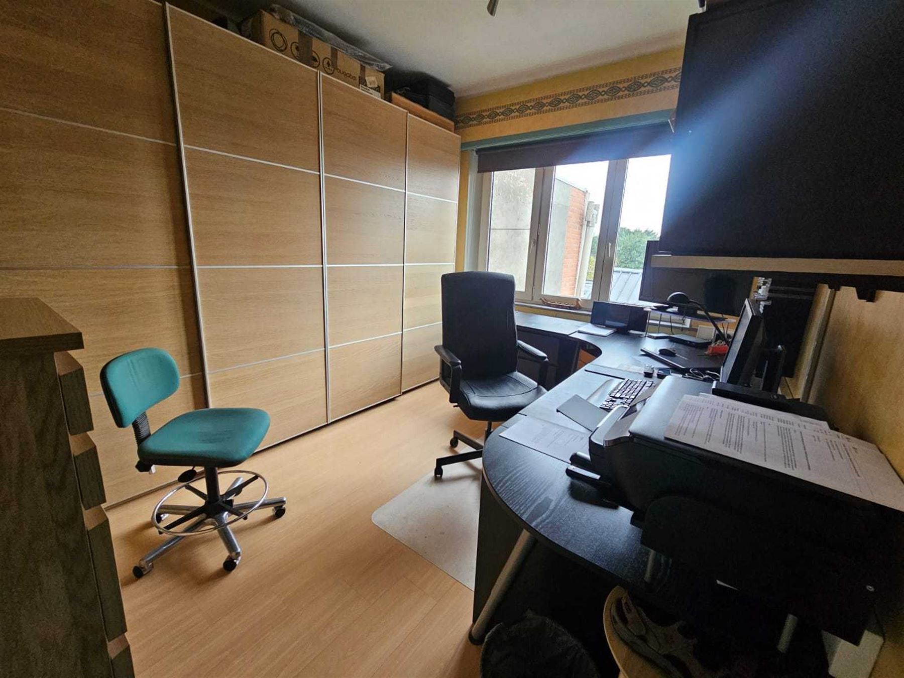 Bel-etage met ruime garage en atelier! foto 9