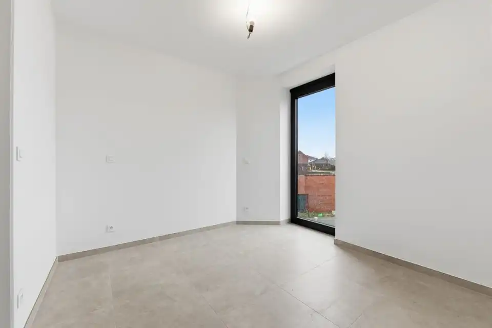 NIEUWBOUWAPPARTEMENT MET 2 SLKS TE HUUR IN SINT-TRUIDEN foto 24