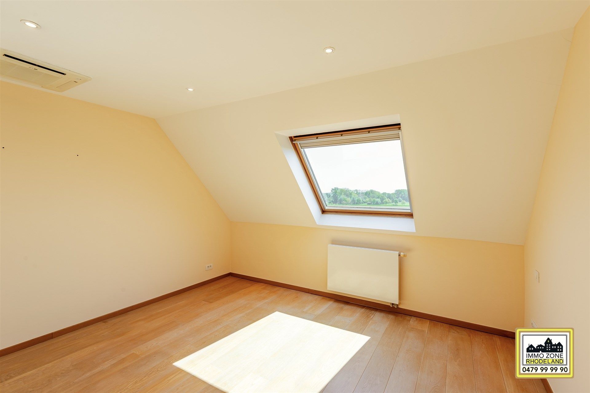 Ruime duplex met 3 slaapkamers met terras.  foto 18