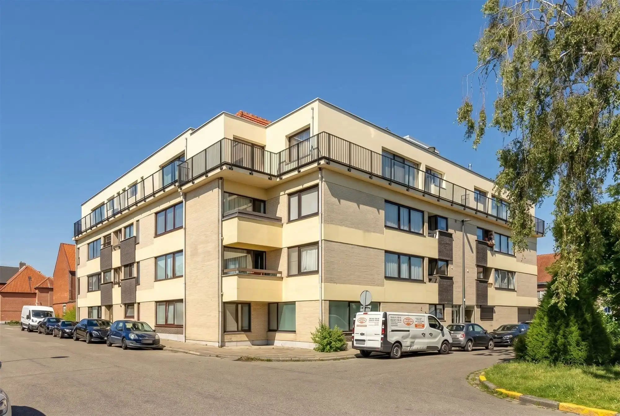 Hoofdfoto van de publicatie: gelijkvloers appartement met drie slaapkamers