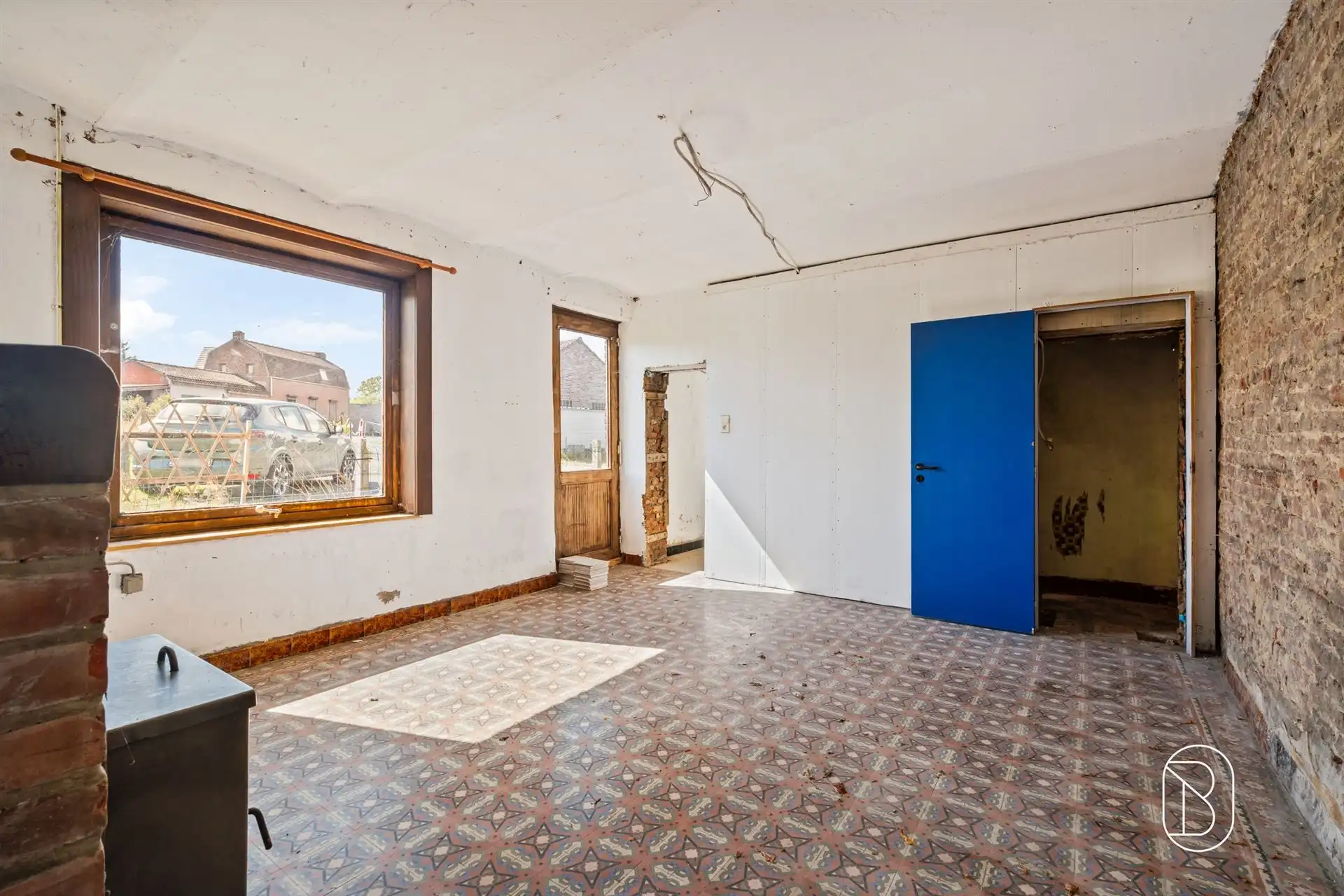Volledig te renoveren woning, veel potentieel! foto 11