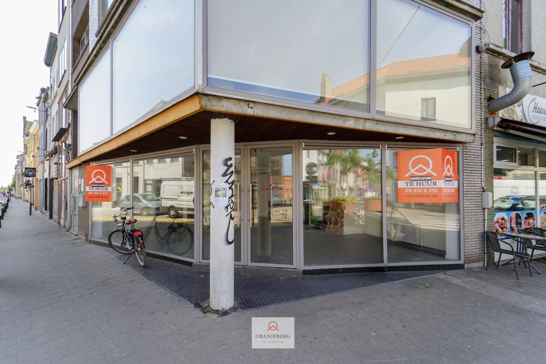 Gelijkvloers hoekpand te huur op commerciële ligging foto 10