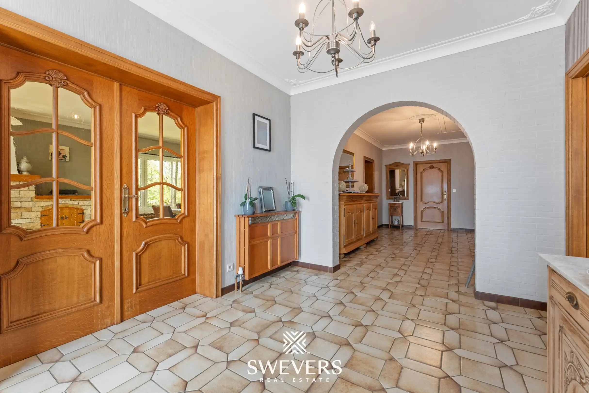 Ruime open bebouwing met 415 m² bewoonbare oppervlakte op 15a 50ca  foto 13