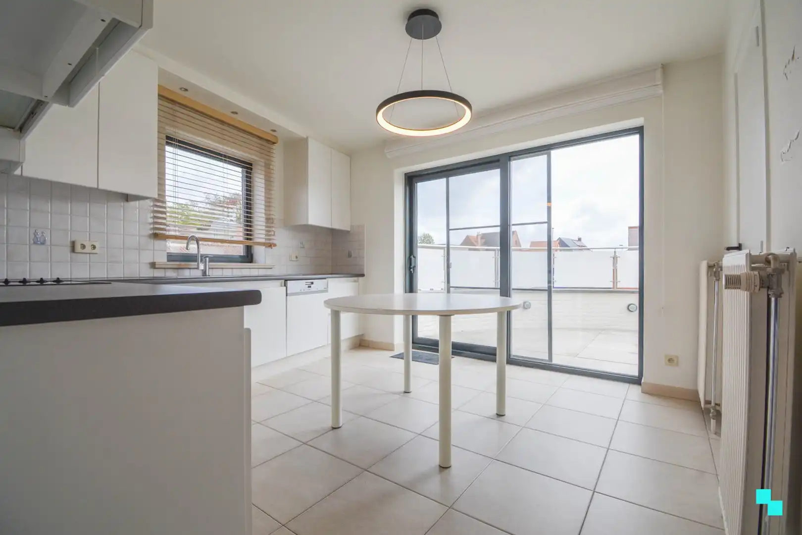 Instapklaar duplexappartement met garage te Hooglede foto 6