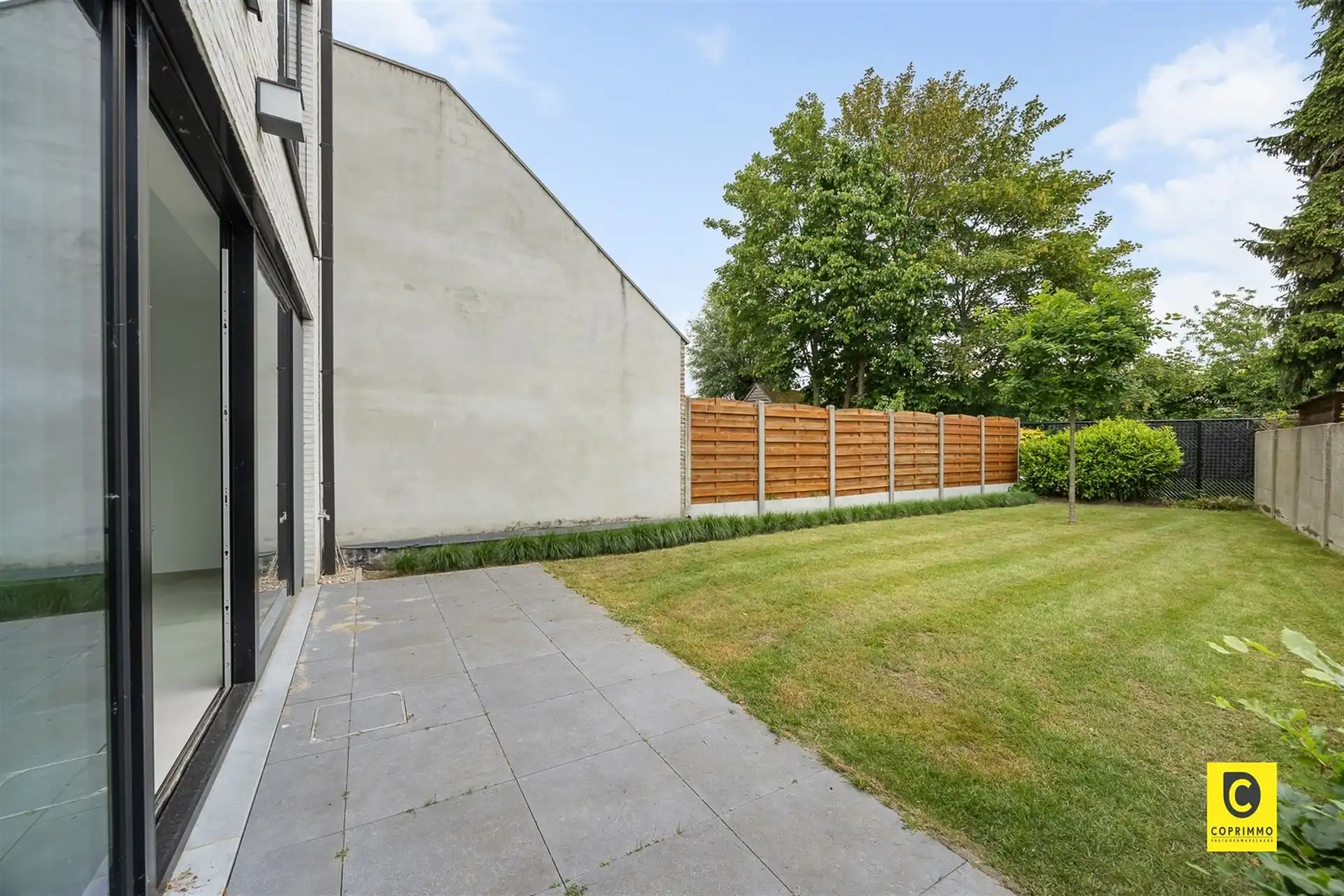 Luxueus 1 slpk app met terras en tuin + parking foto 3