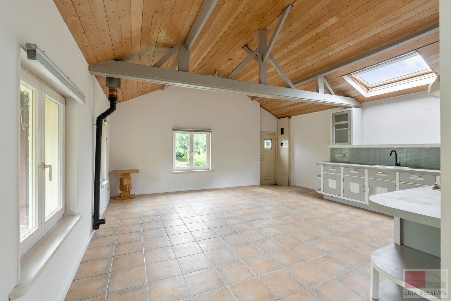 Gedeeltelijk gerenoveerde woning dat kan dienst doen als kangoeroe-woning. foto 5