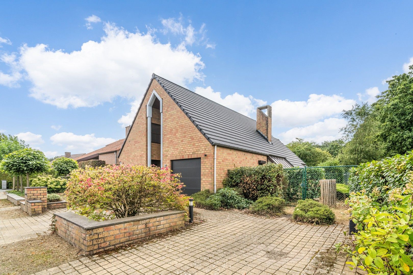 🏡 Ruime gezinswoning op toplocatie in het centrum van Helchteren foto {{pictureIndex}}