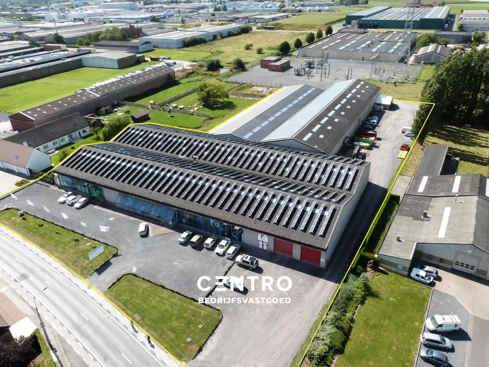 Multifunctioneel bedrijfsgebouw op een perceel van 10.321 m² te Kuurne! foto {{pictureIndex}}